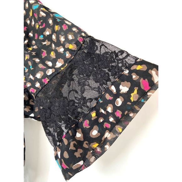 Material Girl Black Lace Short Sleeve Sheer Cropped Top Medium - Picture 4 of 7